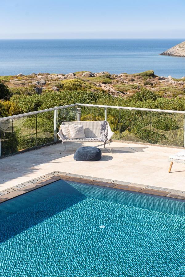 Magnifique Villa Avec Piscine Au Bord De Mer Chorafakia Exterior photo